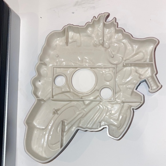 Looney Tunes Light switch Cover. Set of 2 - Picture 6 of 8